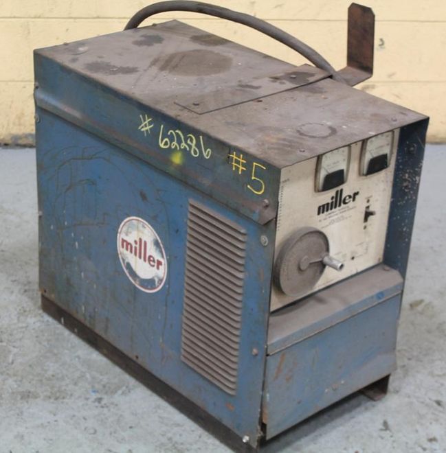 300 AMP MILLER MODEL CP - 300 WELDER: STOCK #62286