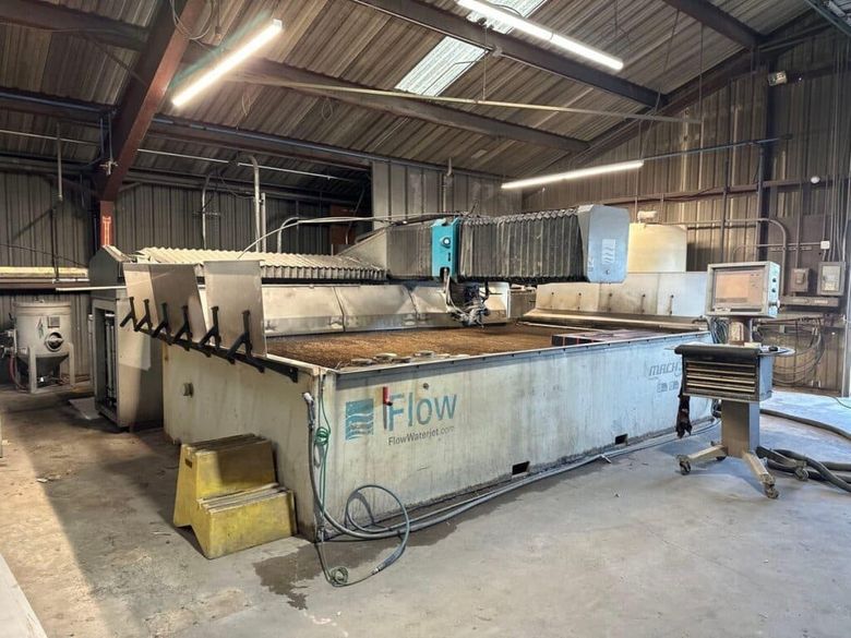Flow Mach 3 4020B Waterjet Cutting System (2012)