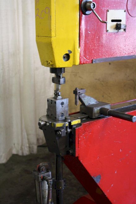 60" TRUMPF MODEL #TAS 500 NIBBLER: STOCK #66748