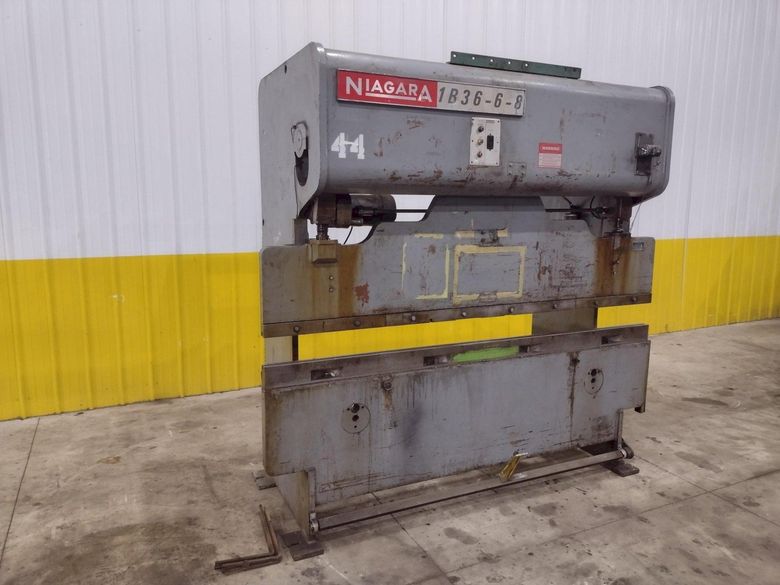 36 TON X 8' NIAGARA MODEL #1B36-6-8 MECHANICAL PUNCH PRESS: STOCK #23465