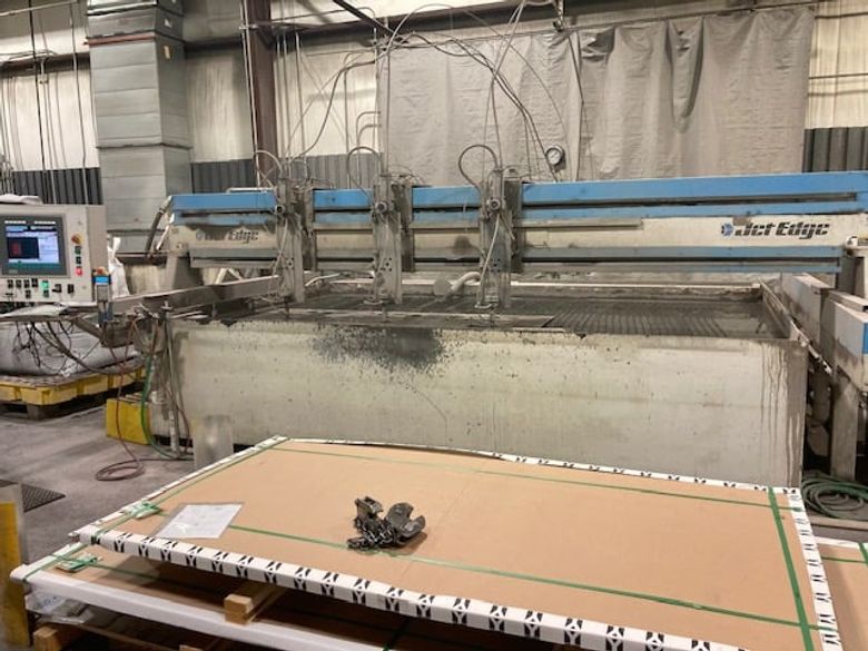 Jet Edge Mid-Rail X-3 Waterjet Cutting System (#5925)