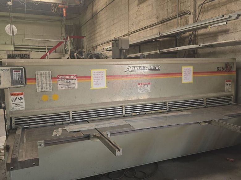 Accurshear 625012 1/4″ x 12′ Hydraulic Power Squaring Shear w/ Programmable Back Gauge