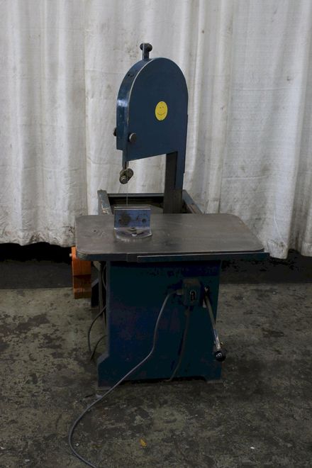 8-3/4" X 8-1/2" ROLL-IN VERTICAL BANDSAW: STOCK #76351