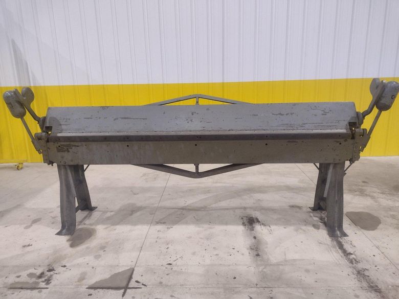 8' X 18 GAUGE CHICAGO DREIS & KRUMP MODEL #818 MANUAL  HAND APRON BRAKE: STOCK #20395