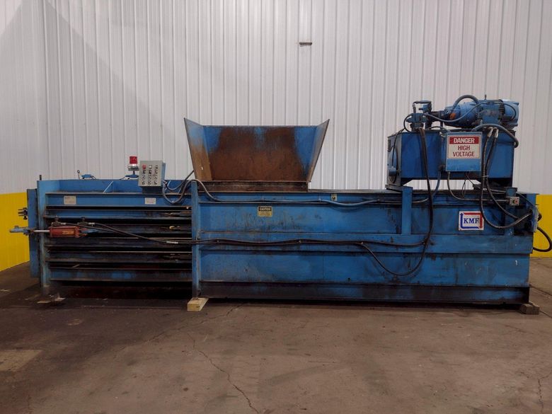 30" X 40" KMF MODEL 3040L CLOSED END HYDRAULIC HORIZONTAL BALER: STOCK #17911