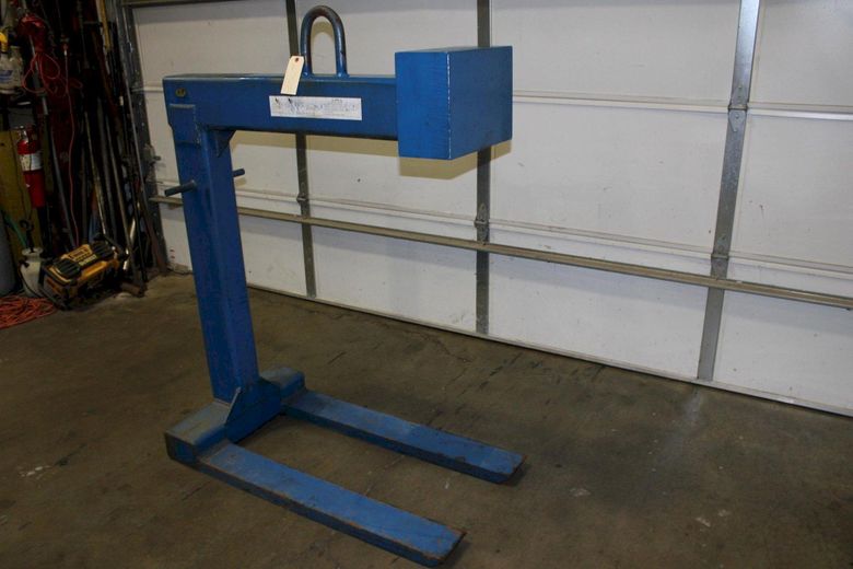 VEOTIL HDP-4-42 Crane 2000 LB Steel Pallet Lifter