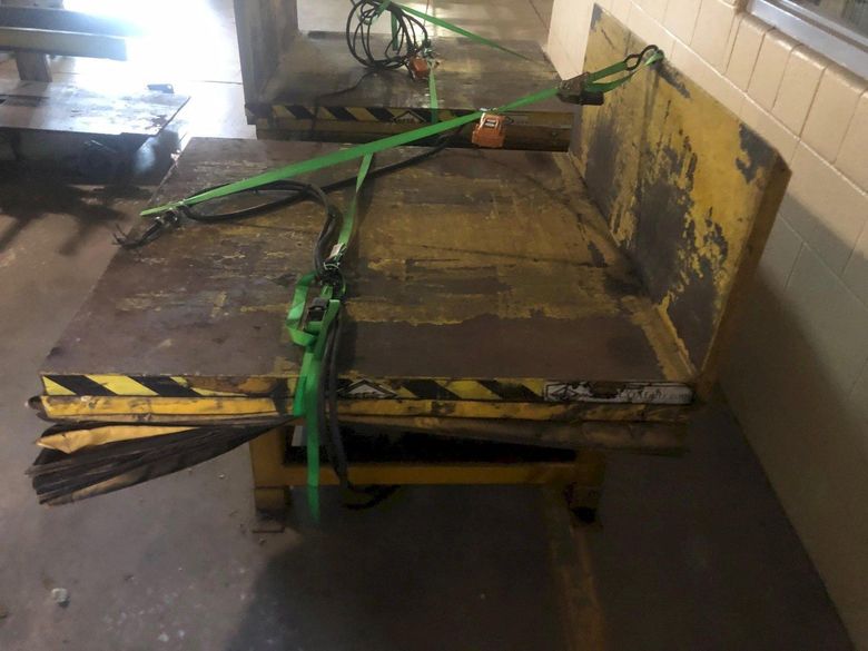 4000 LB ECOA LIFT AND TILT TABLE