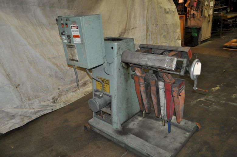 2500 LB X 18" CWP MOTORIZED UNCOILER