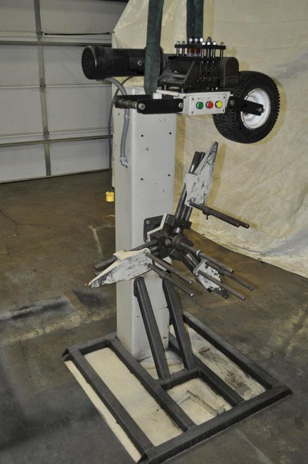 600 LB X 6" DURANT UNCOILER STRAIGHTENER