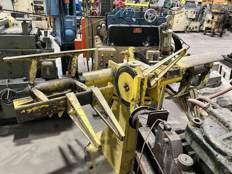 3000 LB x 27" REGAL NON-MOTORIZED DOUBLE END UNCOILER