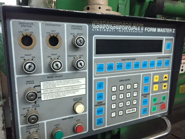 90 TON x 10' CINCINNATI HYDRAULIC PRESS BRAKE