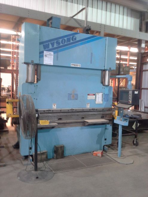 140 TON x 8' WYSONG CNC HYDRAULIC PRESS BRAKE