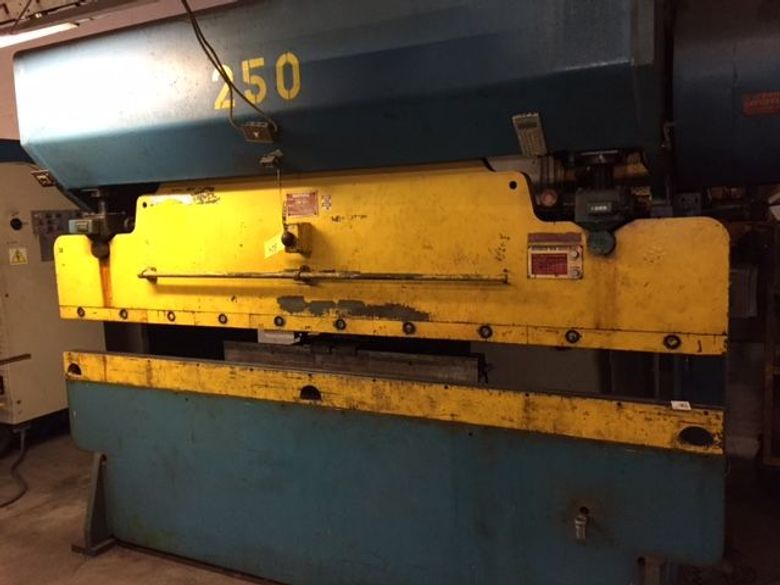 90 TON  x 10' CHICAGO DREIS AND KRUMP MECHANICAL PRESS BRAKE