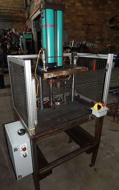 4 TON TOX PRESSOTECHNIK