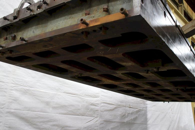 5' X 15'6" LAKE SHORE T SLOTTED FLOOR PLATE: STOCK #76044