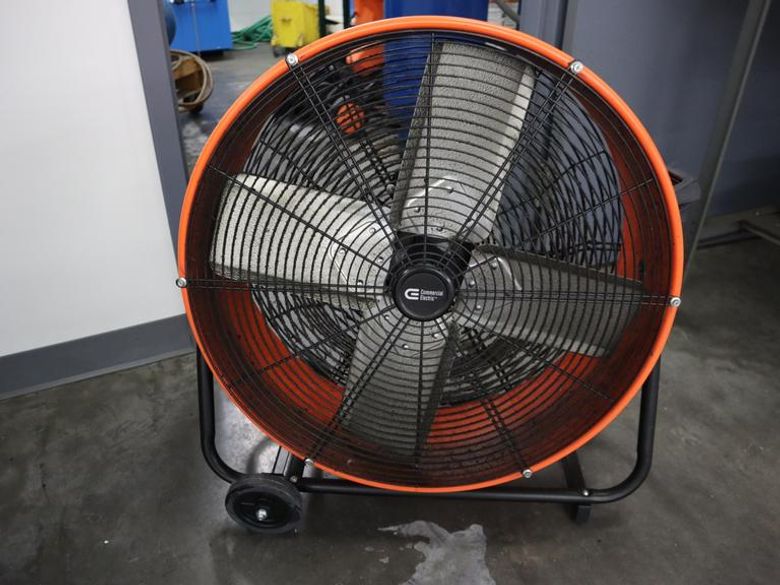 Commercial Electric 24" Shop Fan, Portable, on Wheels, Single Phase- Auction Item