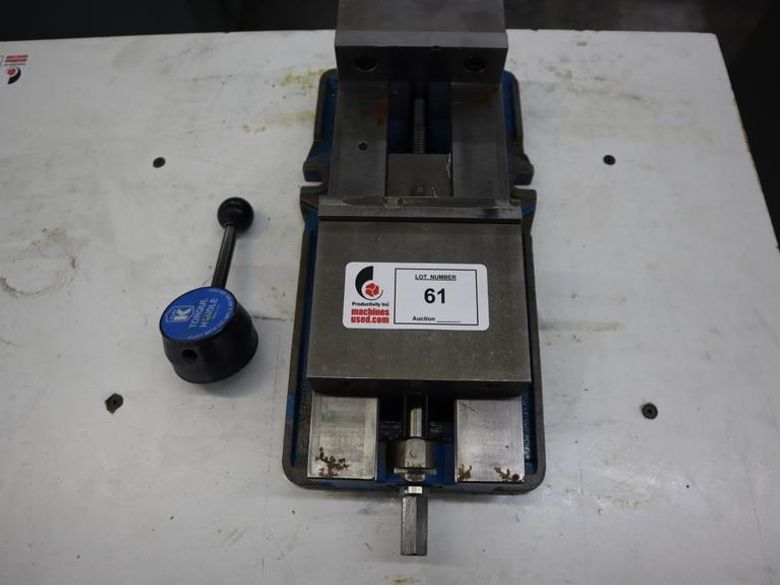 Kurt D688 6" Machine Vise, Streel Jaws, Torque Handle- Auction Item
