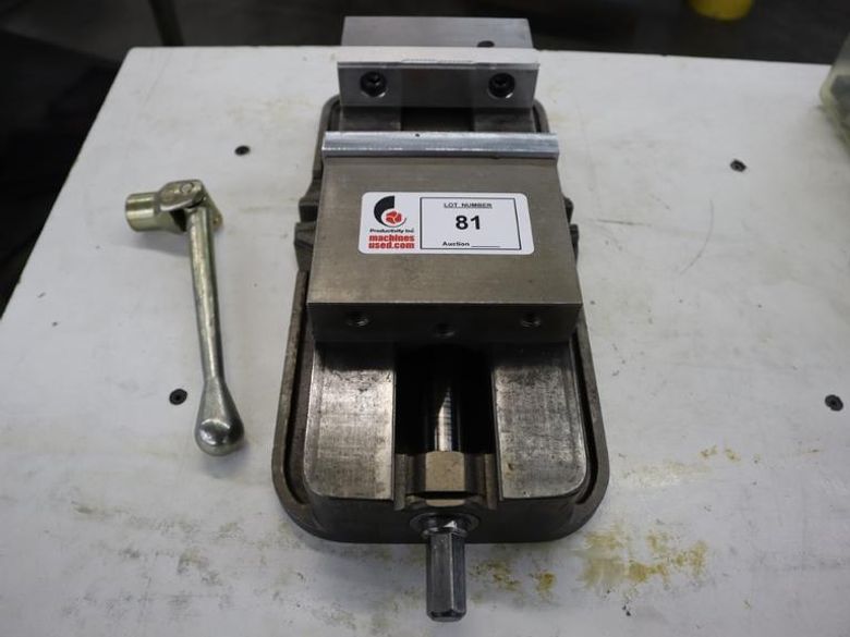 Kurt D675 6" Machine Vise with Aluminum Soft Jaws and Handle- Auction Item