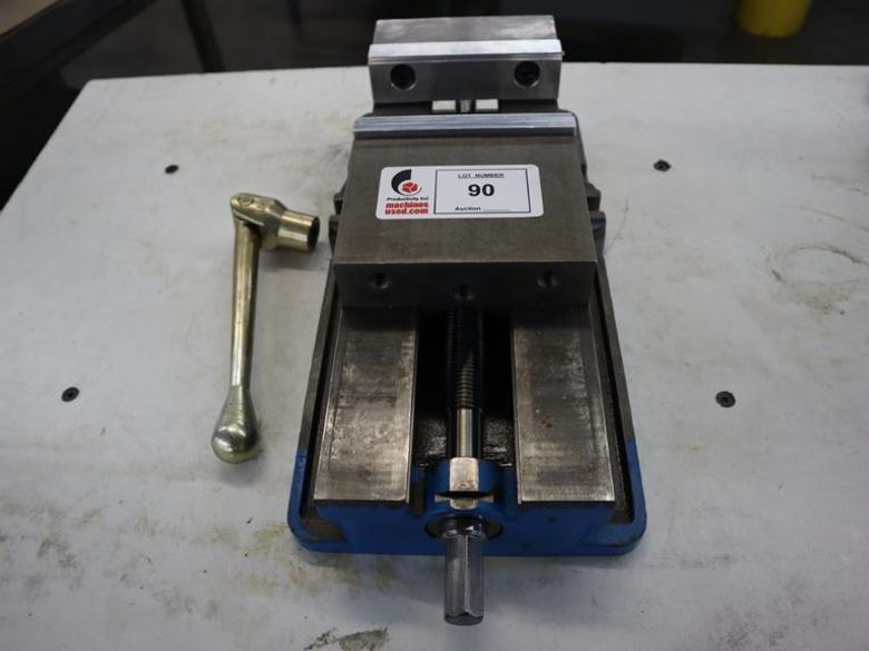 Kurt D688 6" Machine Vise with Aluminum Soft Jaws and Handle- Auction Item