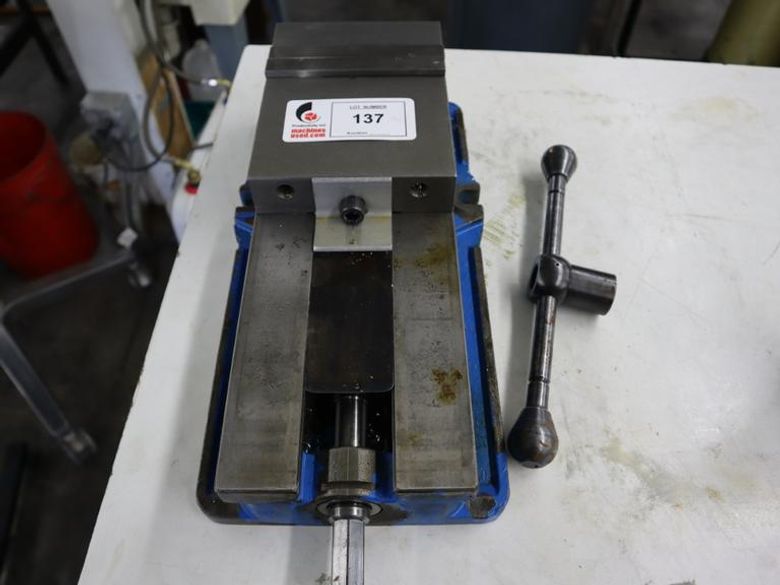 Kurt D688 6" Machine Vise with Steel Hard Jaws and Handle- Auction Item