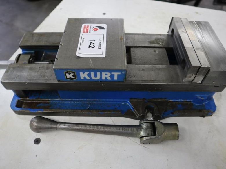 Kurt D688 6" Machine Vise with Steel Hard Jaws and Handle- Auction Item