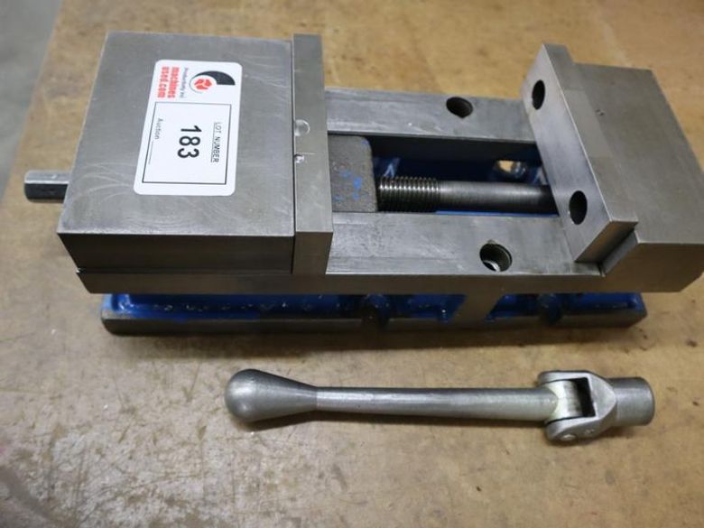 Kurt 3600V 6" Vertical or Horizontal Mount Machine Vise with Steel Hard Jaws and Handle- Auction Item