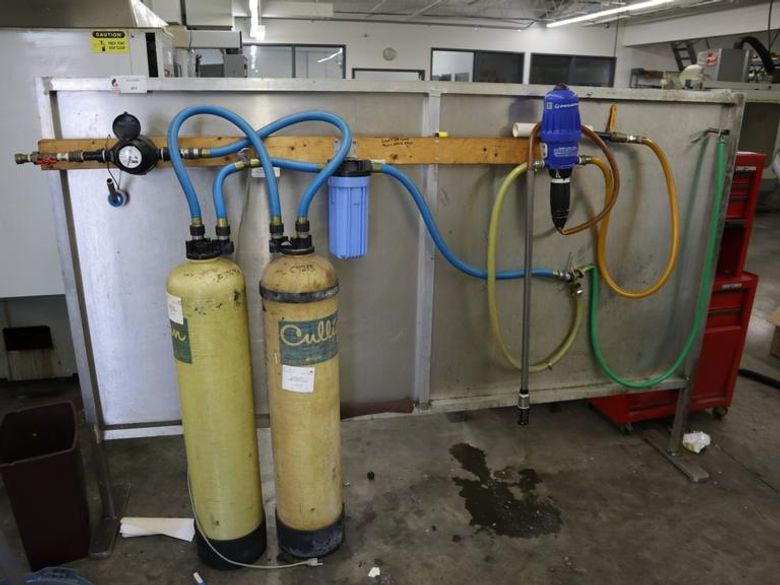 Coolant Mixing Station w Dosatron Model D14MZ10 Mixer w Filters and Hoses on Stand- Auction Item