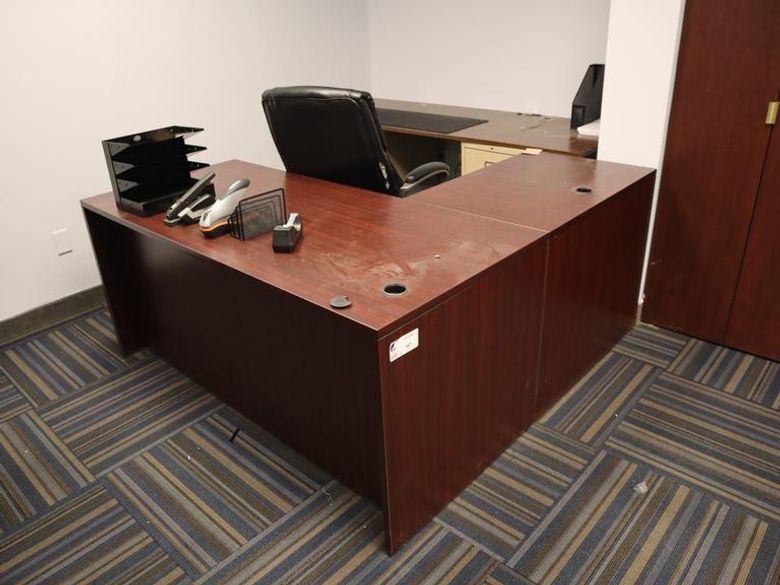 Desk with Return, 2 Hon 2-Drawer File Cabinets, Office Chair and Contents- Auction Item