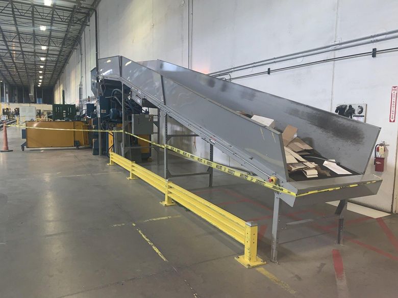 48" W X 42' L WYNRIGHT INCLINED POWERED BALER FEED BELT CONVEYOR: STOCK 17467