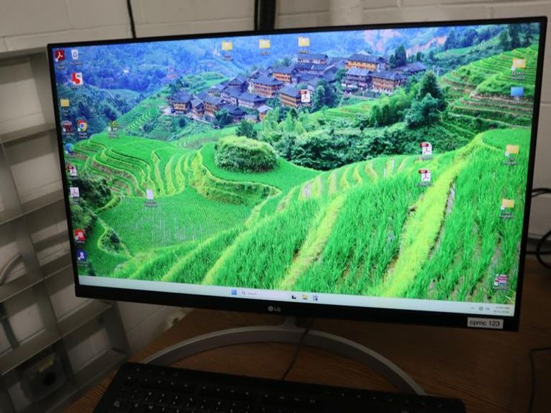 Dell OPtiplex 7070 D11S Desktop Computer, LG 27" Monitor, Keyboard, Mouse- Auction Item