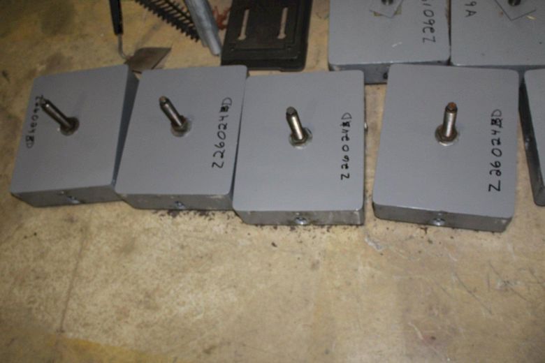 16.3" X 13.3" X 5.7" VIBRO DYNAMIC ANTI VIBRATION MOUNTS