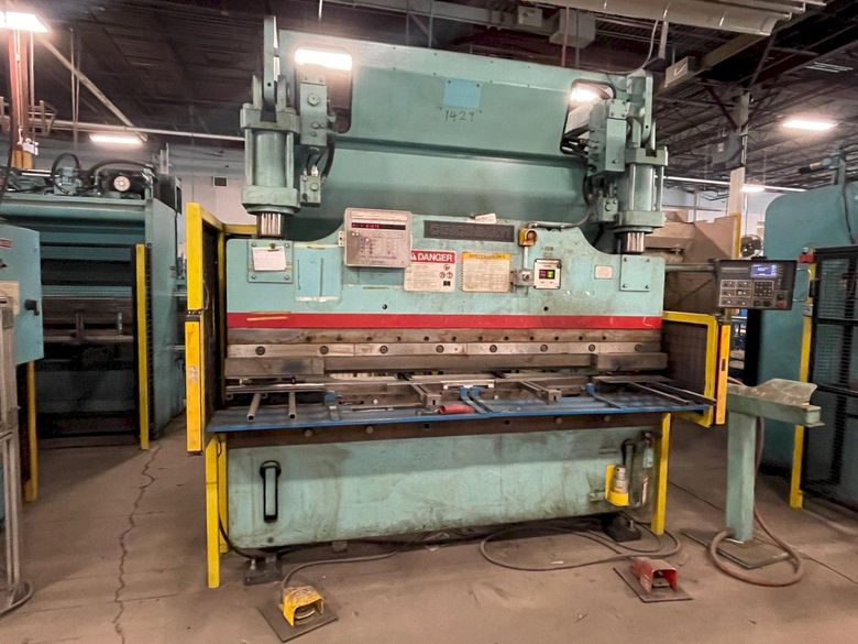 90 TON X 8' CINCINNATI HYDRAULIC PRESS BRAKE: STOCK #76649