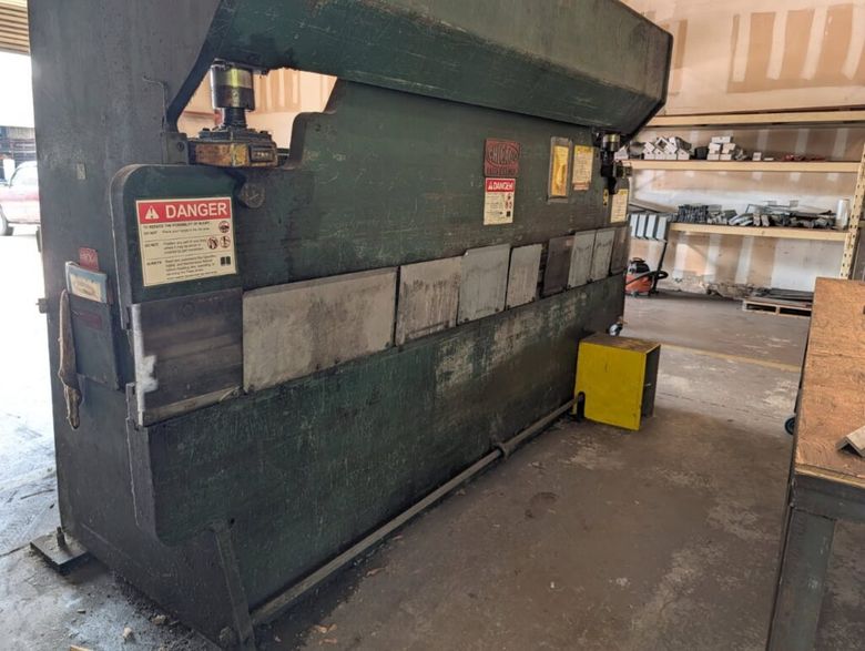 Chicago 1012-L 60/90 Ton x 12′ Press Brake