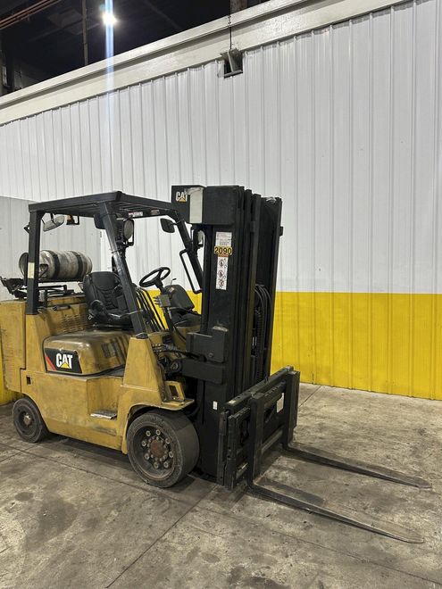 7,600 LBS CAT MODEL #FGC40K LP FORKLIFT: STOCK #23601