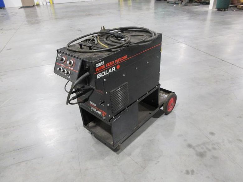 Solar 2225 industrial MIG  225-amp Wire Feed Welder, Single Phase 208/220V Power Source, with Accessories- Auction Item