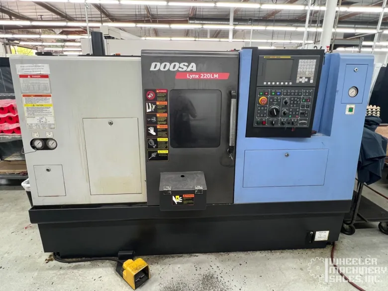 2010 DOOSAN Lynx 220LMA CNC Lathe w/ Live Milling #8403 #2