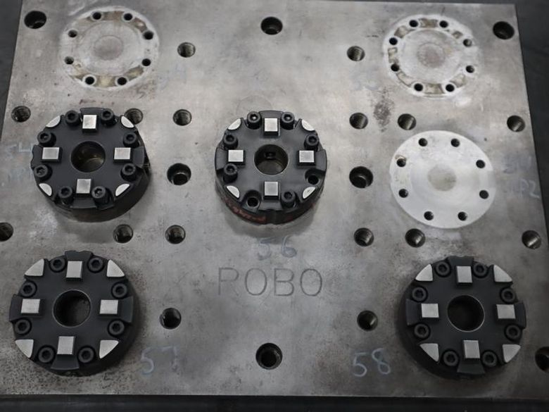 System 3R Macro Standard Manual Chucks 3R-600.24-S (4) with Base Plate- Auction Item