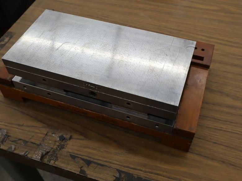 Hermann Schmidt 6" x 12' Magnetic Sine Chuck, Single Tilt, Fine Pole- Auction Item