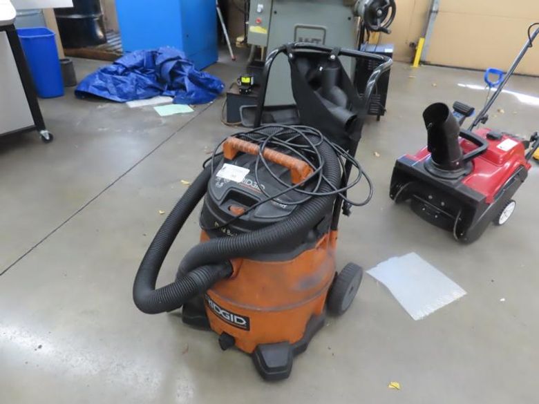Rigid 16 Gal Portable Vacuum w Hose and Attachments- Auction Item