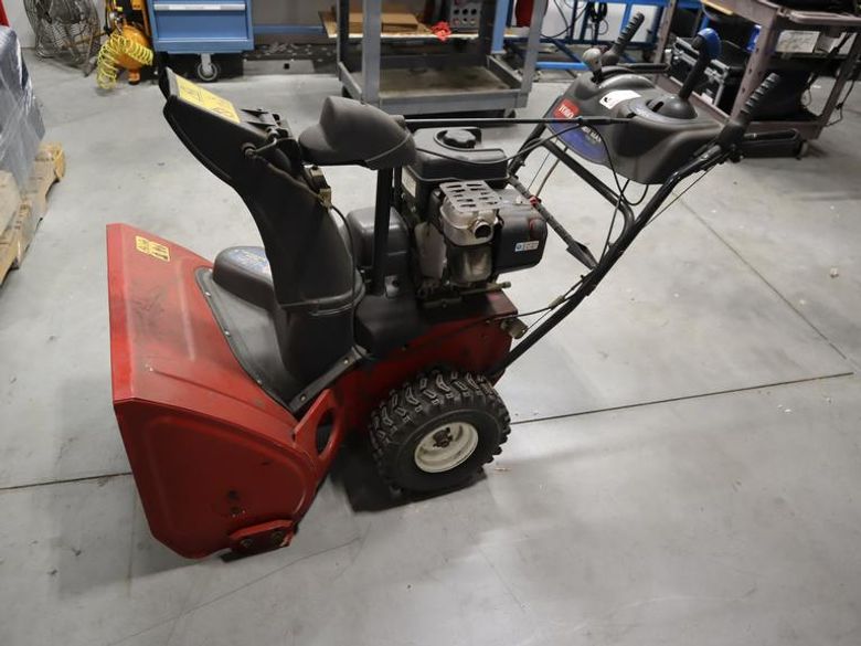 Toro Power Max 726 OE 26 in. Two-Stage Electric Start Gas Snow Blower- Auction Item