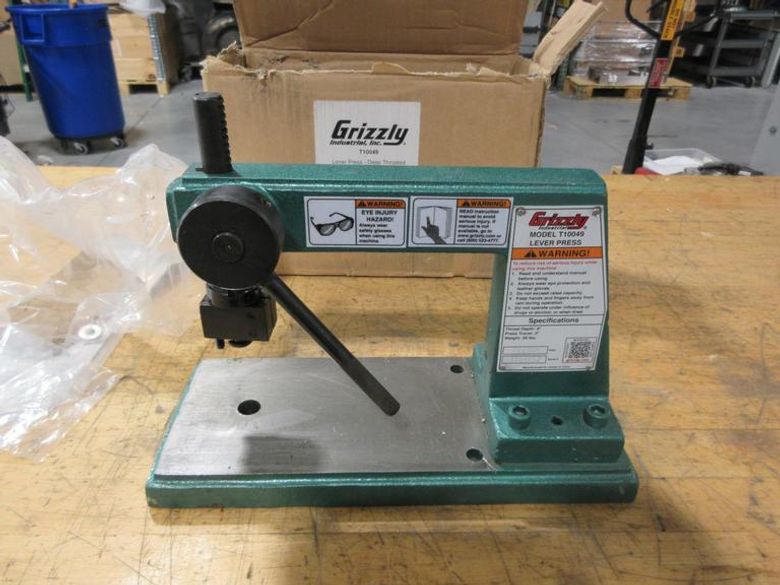 Grizzly T10049 Deep Throat Lever Press **New In Box** Throat Depth 6", Press Travel 3"- Auction Item