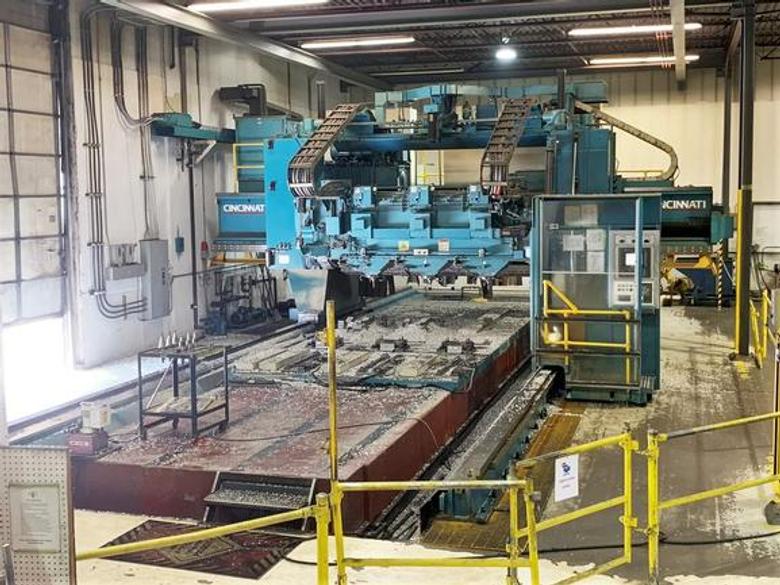 Cincinnati High Perf 3-Spdl, 5-Ax CNC, 420" Gantry Tvl, X324,Y104,Z28", 324"X120"Tbl, #29961