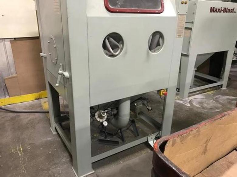 Maxi-Blast Pressure Dry Hone Cabinet, w/Dust Collector
