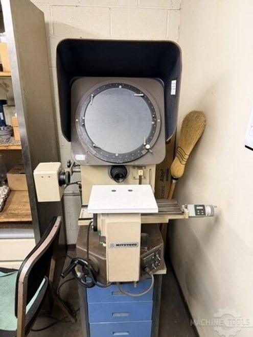 Mitutoyo PH-350 Optical Comparator