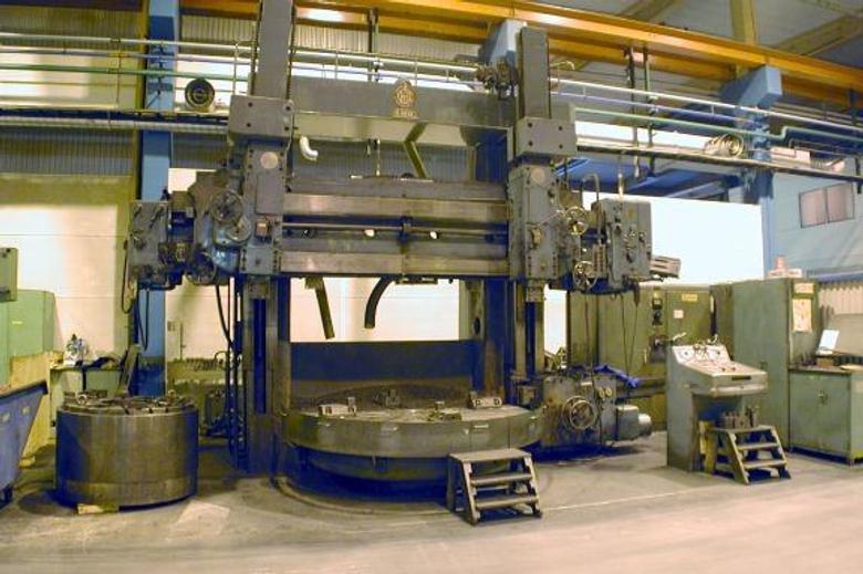 94" SKODA SK25A, 2-Rams, Side Hd, 110" Swing, Taper, Thread, 107 HP, '64 #19300