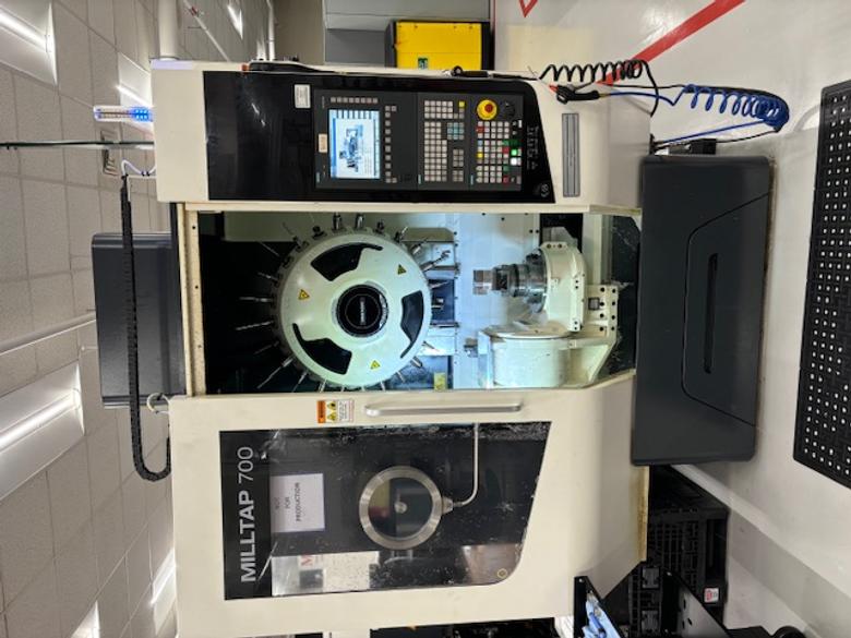 DMG MORI MillTap 700 5-Axis, 28.16.15", 24000 RPM, 25 Tools, 33 HP, BT 30 Big Plus, TSC, Probes, Chip, Pristine