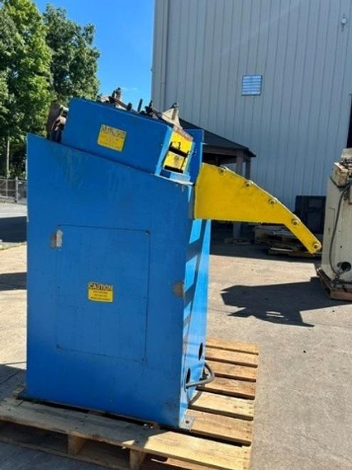 CWP 12" Wide Straightener, Model SE12B, S/N C15592, Max Thickness .125", Straightening Rolls 7, STK# 1700