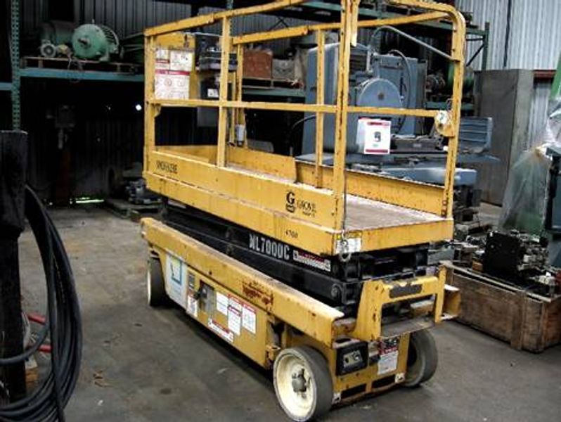 Specifications: Model  SM2632BE Year of Manufacture  2001 approx.  Max Platform Height 20’ Lift Capacity 750lbs Platform Size 30” x 88” Power 24volts Weight  3800 lbs Comments: 4 New Batteries on 2/2010