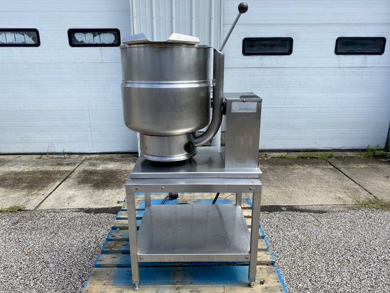 Groen TDB-24 6-Gallon 2/3-Jacketed Tilting Steam Kettle