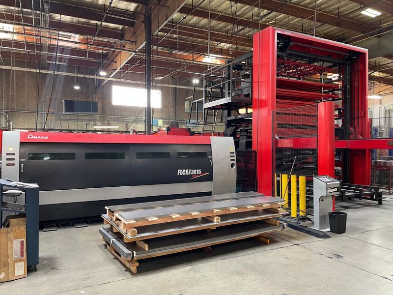 2000 Watt Amada FLC-AJ3015 CNC Fiber Laser Cutter